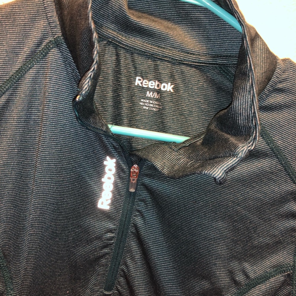 Reebok Quarter Zip - Picture 3 of 4